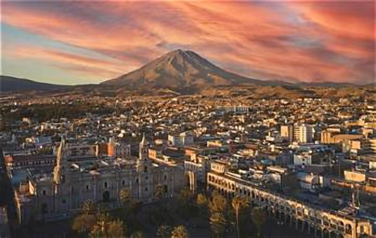 Vista de la ciudad de Arequipa con el volcán Misti al fondo