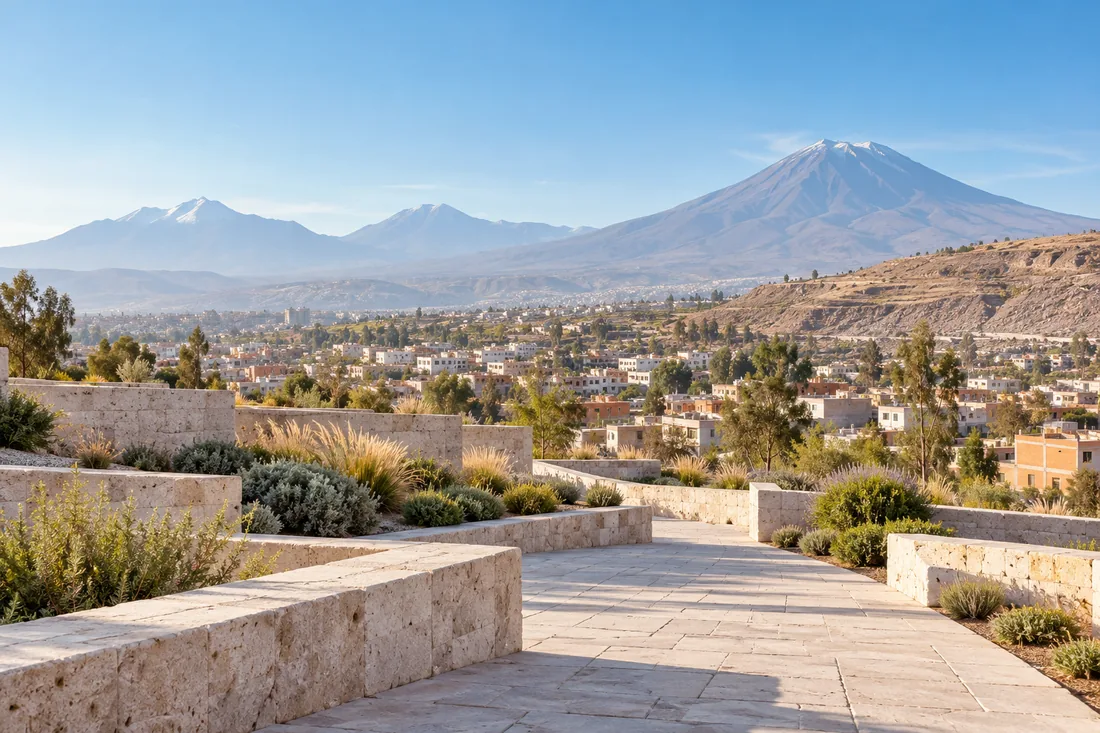 Cerro Colorado entre piedra y volcanes